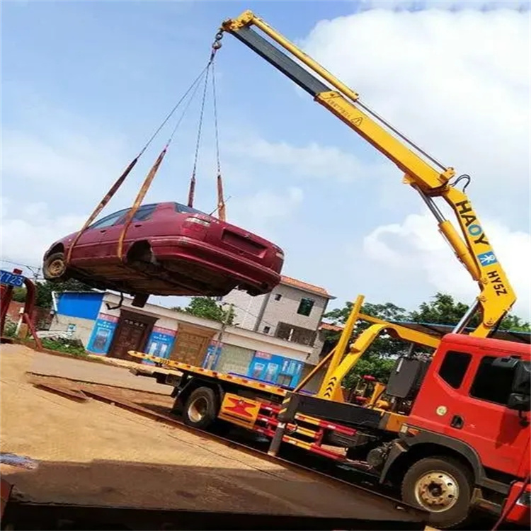 临邑吊车吊汽车的正确方法